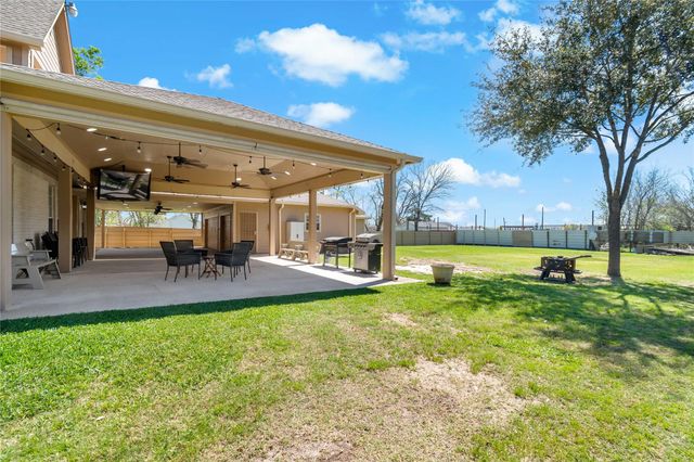 5631 Brookfield Drive, Houston, TX 77085