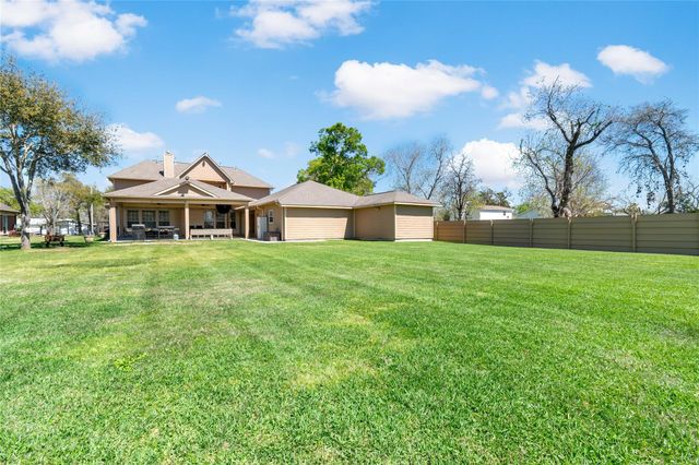 5631 Brookfield Drive, Houston, TX 77085