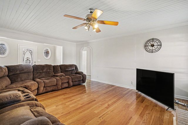 710 Washington Dr, Lebanon, TN 37087