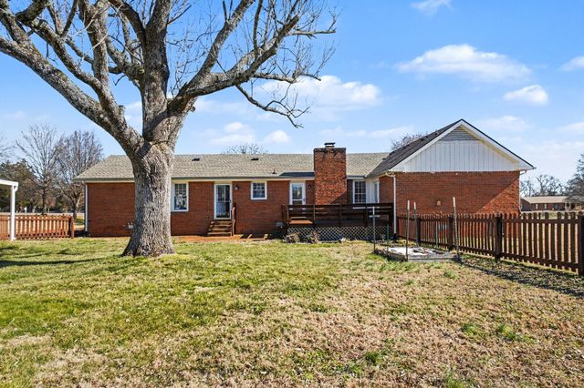 710 Washington Dr, Lebanon, TN 37087