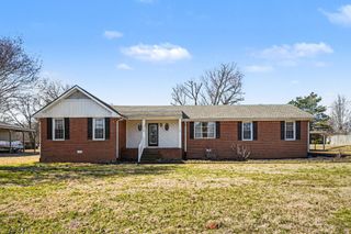 710 Washington Dr, Lebanon, TN 37087