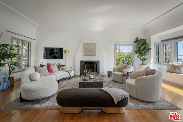 2614 Rutherford Drive, Los Angeles, CA 90068