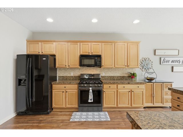 559 E 16TH St, Lafayette, OR 97127