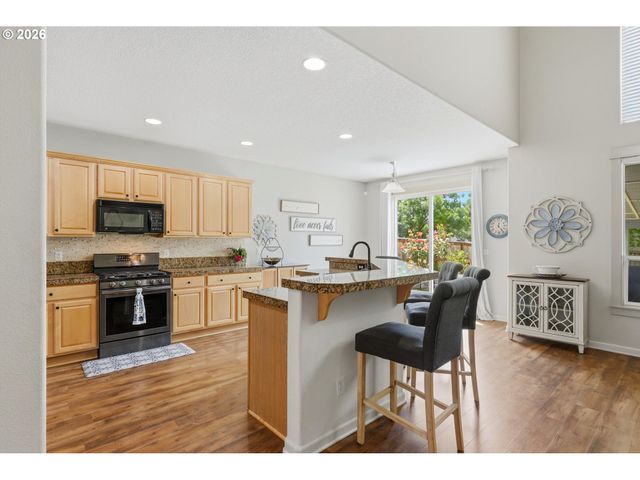 559 E 16TH St, Lafayette, OR 97127