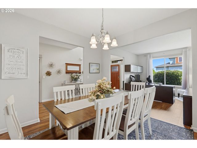559 E 16TH St, Lafayette, OR 97127