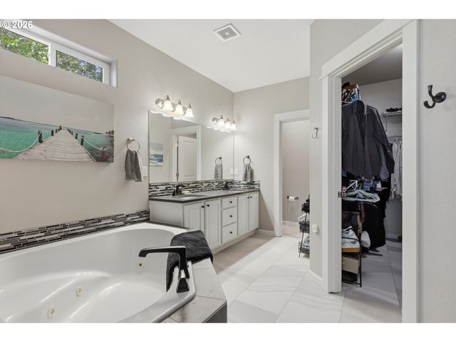 559 E 16TH St, Lafayette, OR 97127