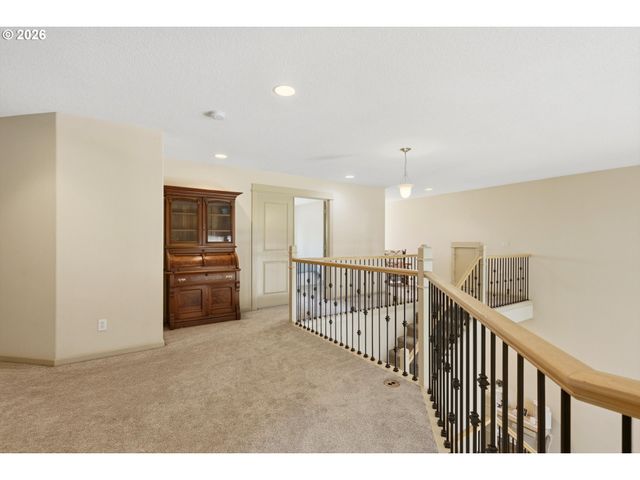 559 E 16TH St, Lafayette, OR 97127
