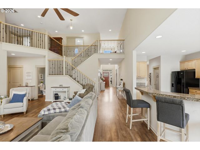 559 E 16TH St, Lafayette, OR 97127