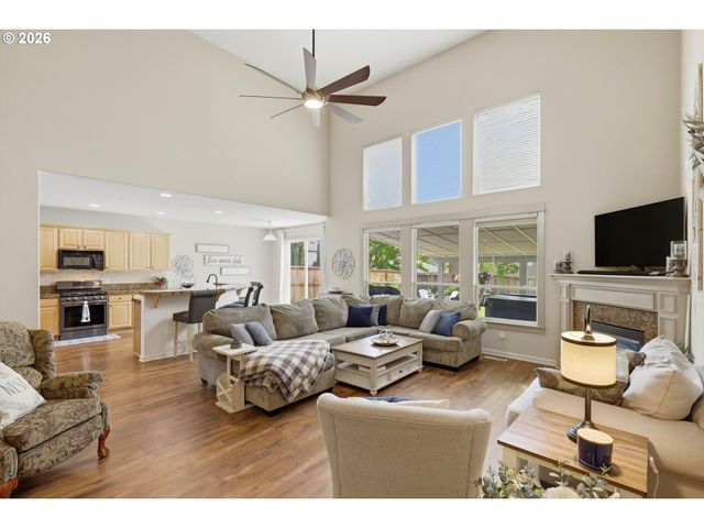 559 E 16TH St, Lafayette, OR 97127