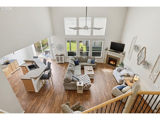 559 E 16TH St, Lafayette, OR 97127