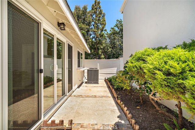 12 Nutwood, Irvine, CA 92604