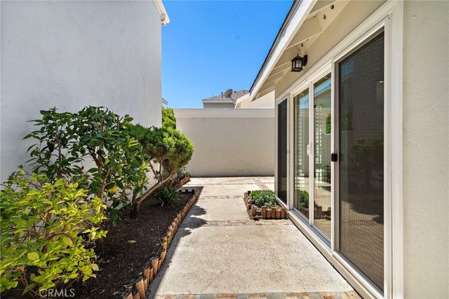 12 Nutwood, Irvine, CA 92604