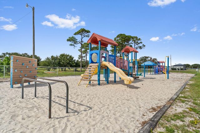 6531 Liberty Street, Navarre, FL 32566