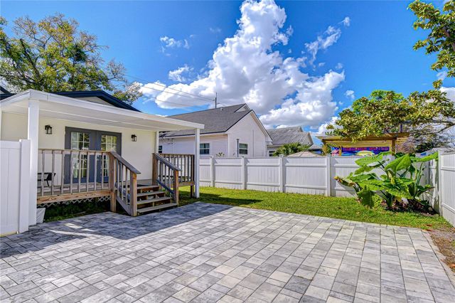 2903 W IVY STREET, Tampa, FL 33607
