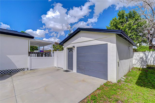 2903 W IVY STREET, Tampa, FL 33607