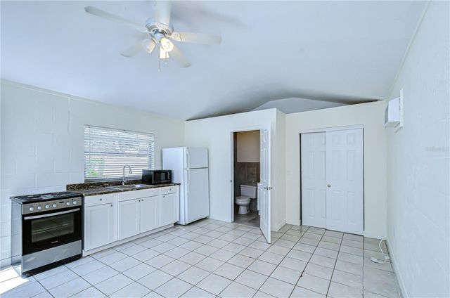 2903 W IVY STREET, Tampa, FL 33607