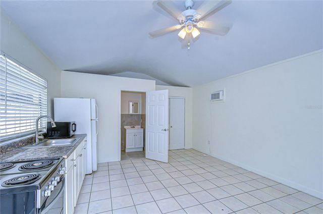 2903 W IVY STREET, Tampa, FL 33607