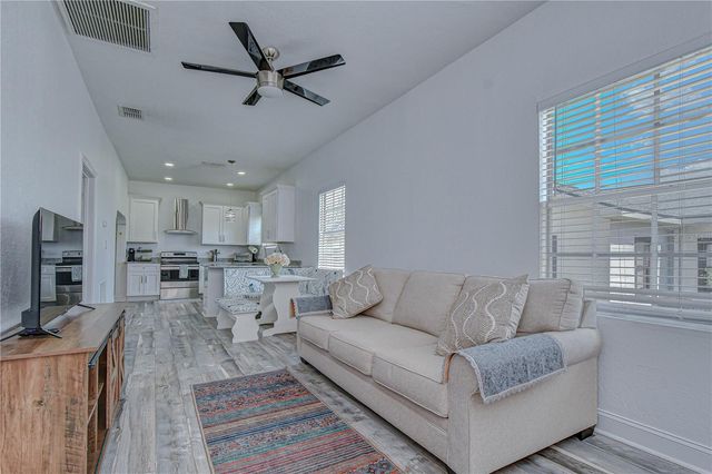 2903 W IVY STREET, Tampa, FL 33607