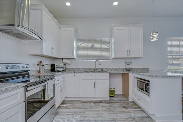 2903 W IVY STREET, Tampa, FL 33607