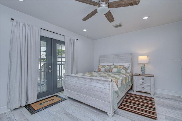 2903 W IVY STREET, Tampa, FL 33607