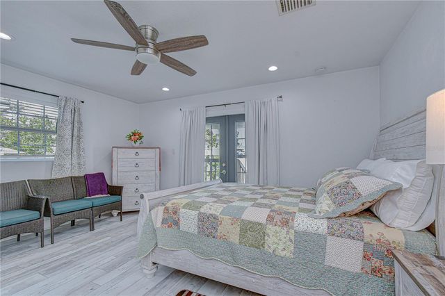 2903 W IVY STREET, Tampa, FL 33607