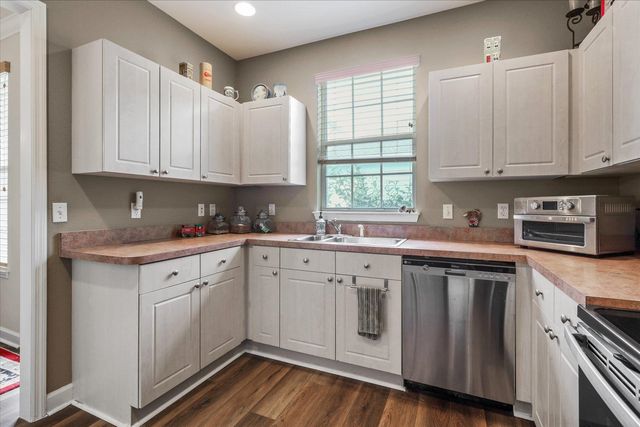 4275 Four Oaks Boulevard, Tallahassee, FL 32311