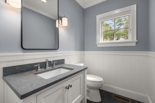55 Oakdale Ave, Weston, MA 02493