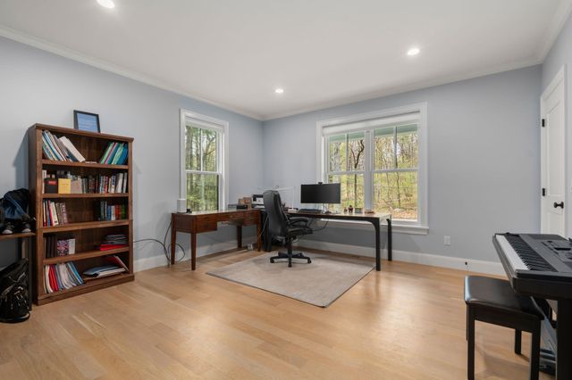 55 Oakdale Ave, Weston, MA 02493