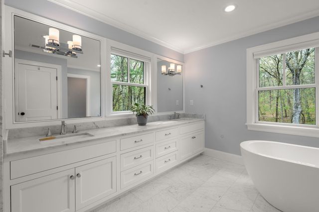 55 Oakdale Ave, Weston, MA 02493