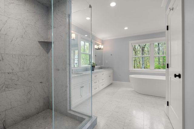55 Oakdale Ave, Weston, MA 02493