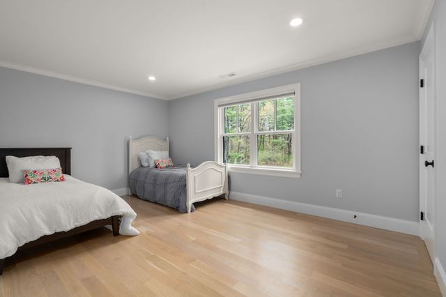 55 Oakdale Ave, Weston, MA 02493