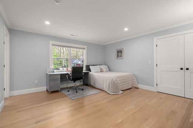 55 Oakdale Ave, Weston, MA 02493