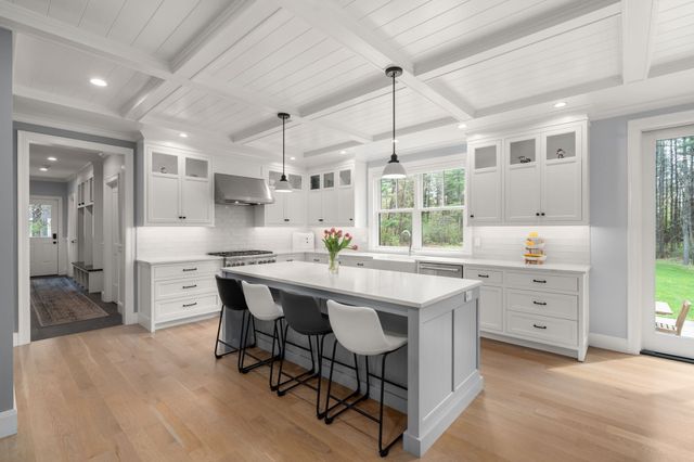 55 Oakdale Ave, Weston, MA 02493