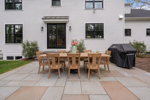 55 Oakdale Ave, Weston, MA 02493
