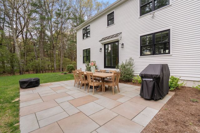 55 Oakdale Ave, Weston, MA 02493