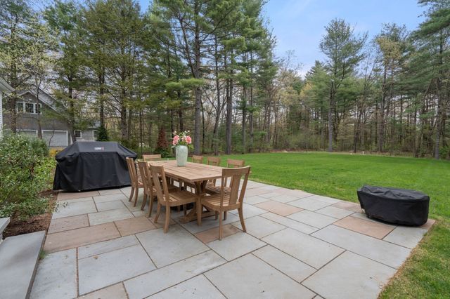 55 Oakdale Ave, Weston, MA 02493