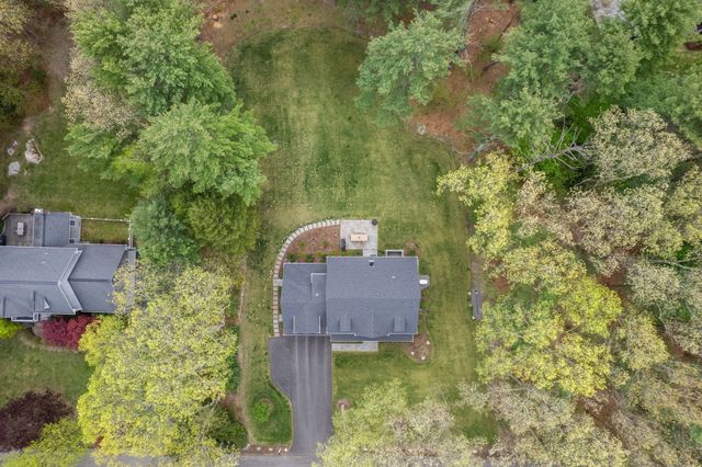 55 Oakdale Ave, Weston, MA 02493