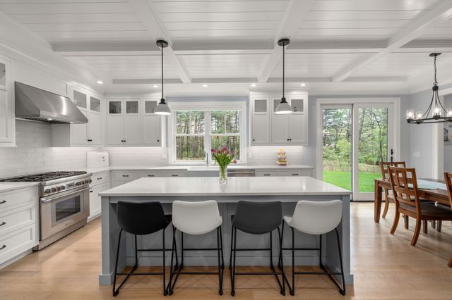 55 Oakdale Ave, Weston, MA 02493