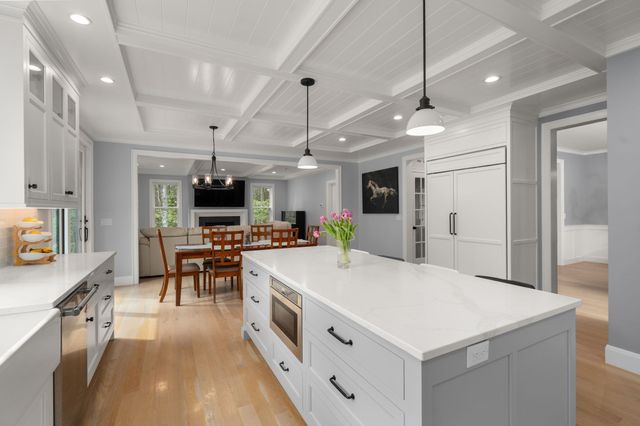 55 Oakdale Ave, Weston, MA 02493