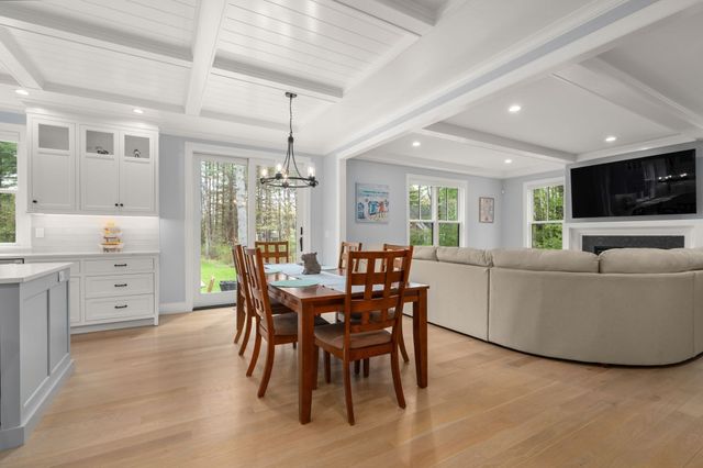 55 Oakdale Ave, Weston, MA 02493