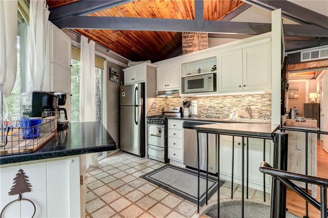 196 Treetopper Circle, Big Canoe, GA 30143