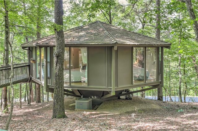 196 Treetopper Circle, Big Canoe, GA 30143