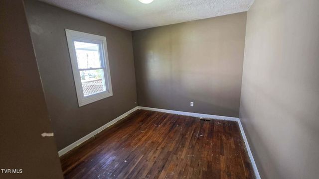10841 Cox Road, Wise, VA 24293