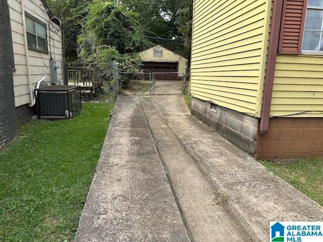 123 BROOKWOOD ROAD W, Midfield, AL 35228