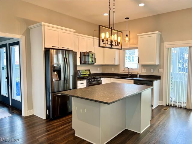 4204 Bailey Avenue, Cleveland, OH 44113