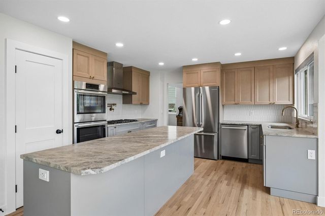 16120 W 69th Place, Arvada, CO 80007