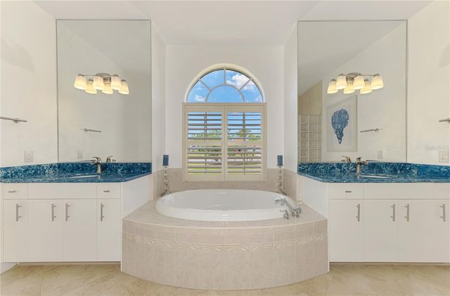 202 ROTONDA BOULEVARD N, Rotonda West, FL 33947