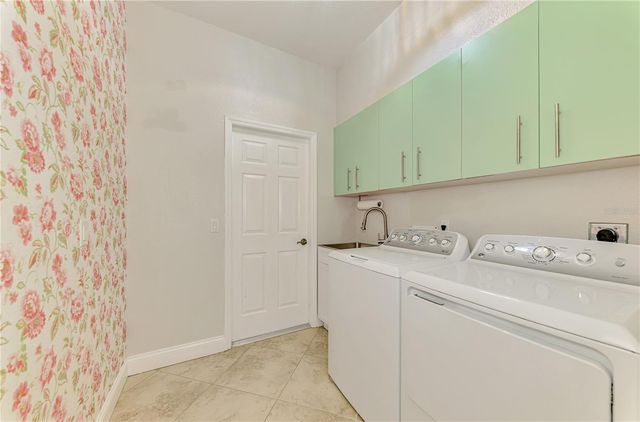 202 ROTONDA BOULEVARD N, Rotonda West, FL 33947