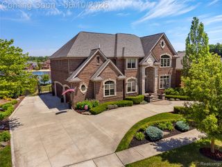 52438 Silent Ridge Drive, Chesterfield Township, MI 48051