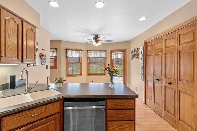 4406 Hunters Glen DRIVE, Sheboygan, WI 53083